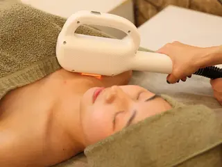 トータルビューティーサロン宿り木所属・江坂@宿り木　脱毛+ 耳ツボ+よもぎ蒸しのエステ・リラクイメージ