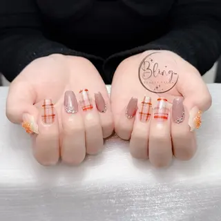 ミディアム Bling Salonのネイルデザイン