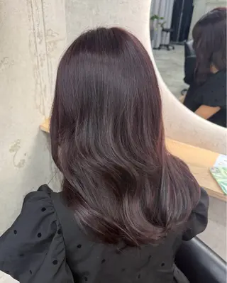 ミディアム カラー 秋山 七海のヘアスタイル