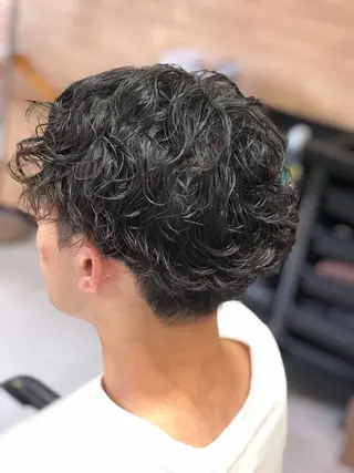 ミディアム パーマ メンズ 谷口尋哉 イノアカラー・六本松のヘアスタイル