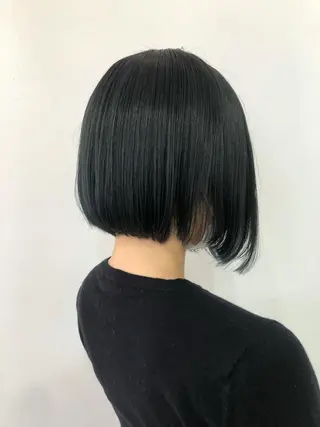 ショート カラー YEAU　PLUS所属・極上の艶髪 RINAのヘアスタイル