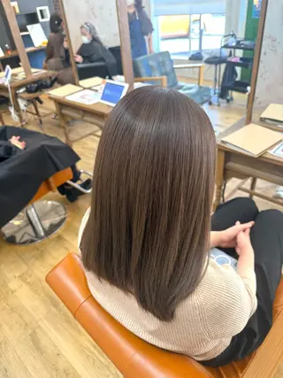ミディアム カラー 山中 希来のヘアスタイル