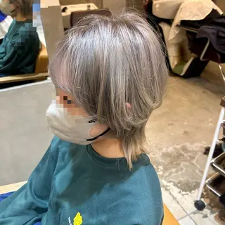 ショート カラー 若狭 彩花のヘアスタイル