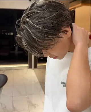 メンズ NUMBER THREEのヘアスタイル