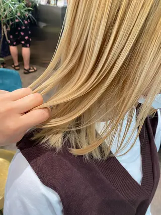 ミディアム カラー ヘアアレンジ XENA表参道 MIKUのヘアスタイル