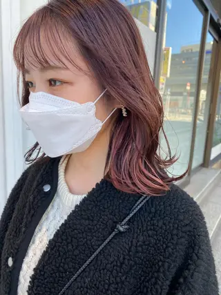 ミディアム W所属・小林 朋花のヘアスタイル