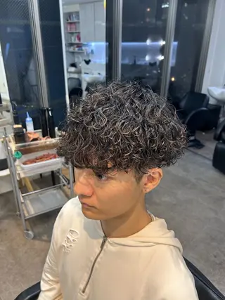 パーマ メンズ 原宿波巻きスパイラル パーマTOSHIのヘアスタイル