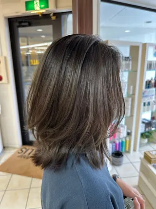 セミロング ⭐️レイヤーカット 大人気　三澤康司⭐️のヘアスタイル