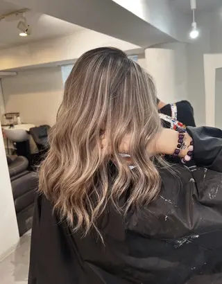 ミディアム カラー ROBIN所属・指名数No.1 /NAOYAのヘアスタイル