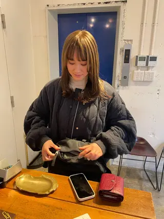 セミロング カラー MIOベージュカラー 柔らかいカラーのヘアスタイル