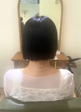 ミディアム LiC えりのヘアスタイル