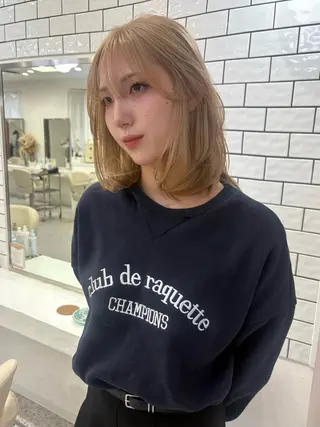 ミディアム カラー LOMARLIE JURIAのヘアスタイル