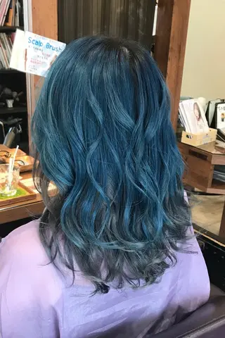 ロング YOCCHI ヘアデザイナーのヘアスタイル