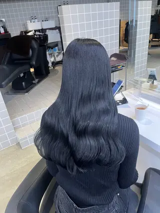 ロング 寒色＆ブリーチ特化 寒色MiOのヘアスタイル