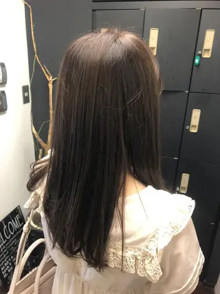 ミディアム 美髪/髪質改善 レイヤー/透けカラーのヘアスタイル