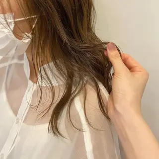 ロング カラー H梅田 / 811 堀本菜奈のヘアスタイル