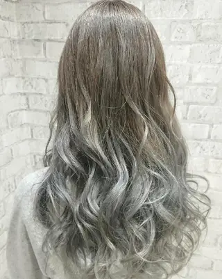 セミロング 秋山 幸太のヘアスタイル