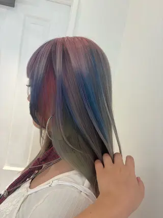 ロング カラー HIKARI🐈‍⬛ ハイトーン×デザインのヘアスタイル