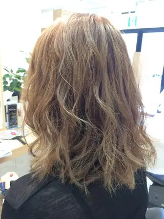 ミディアム カラー 岡本 拓朗のヘアスタイル