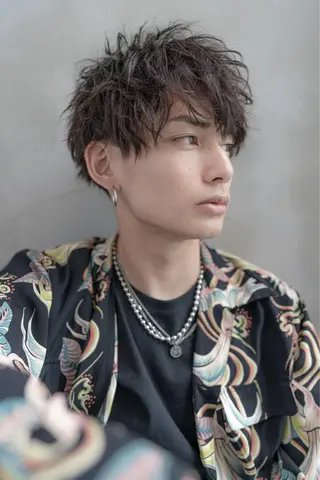 カラー パーマ メンズ SNSで大バズり‼️ 欧米風ヘア大ヒット中のヘアスタイル