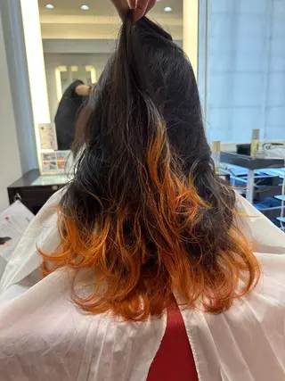 ロング カラー ダメージレスブリーチ HIROSHIのヘアスタイル