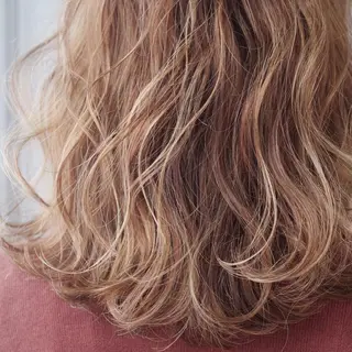 ミディアム カラー suvvy hairsalonのヘアスタイル