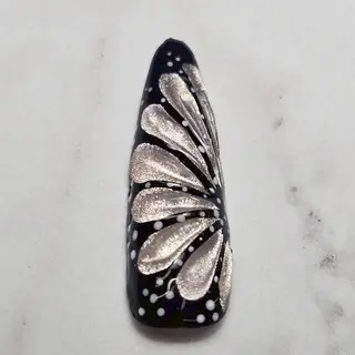 ネイル MIHANA ネイルサロンのネイルデザイン