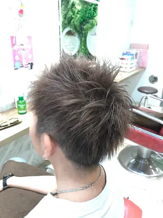 ショート カラー メンズ 小倉 聖也のヘアスタイル