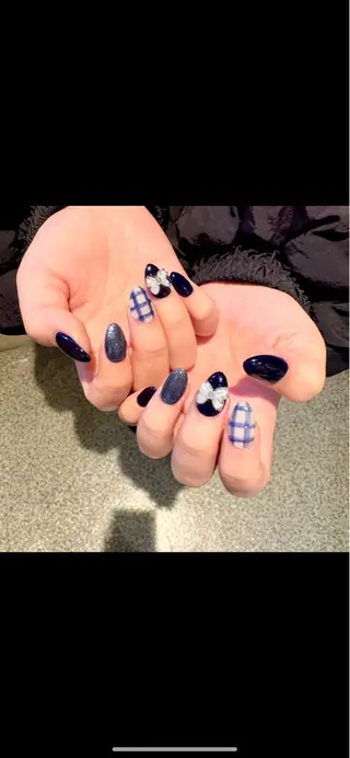 ミディアム Be All Etre(ビオール・エトレ)所属・藤井 芽依のネイルデザイン