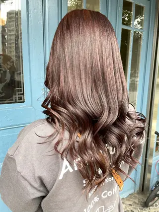 セミロング ブリーチ毛矯正.髪質 改善.髪にドラマをのヘアスタイル