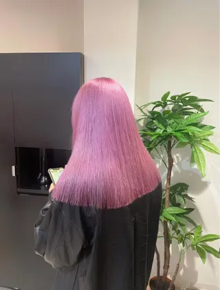 セミロング ブリーチカラー特化 碇　英朗のヘアスタイル