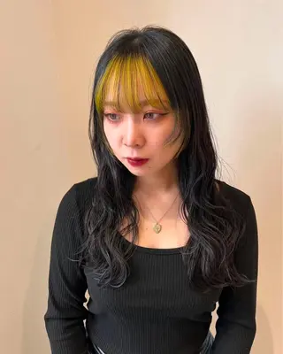 ロング カラー ハイトーン× デザイン　Runoのヘアスタイル