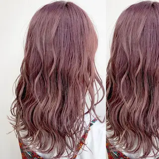 セミロング カラー JuNブリーチに 縮毛矯正するプロのヘアスタイル