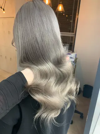 ロング FRAME+spa&hair roomなんば駅前店所属・🌸MAYU🌸 ハイトーン➕レイヤーのヘアスタイル