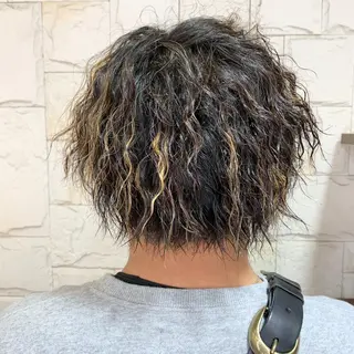 ミディアム パーマ メンズ ヘアサロンROY所属・高橋 宏太郎のヘアスタイル