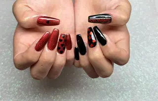 ネイル VIERU 🌈🎀💖のネイルデザイン