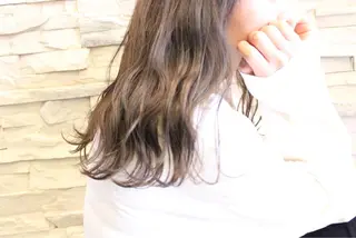セミロング ヘアアレンジ 菅野 愛のヘアスタイル