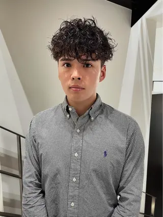 パーマ メンズ Qin shaire salon 原宿verno店所属・【センターパート】 ETO／江藤翼の眉毛・アイブロウイメージ