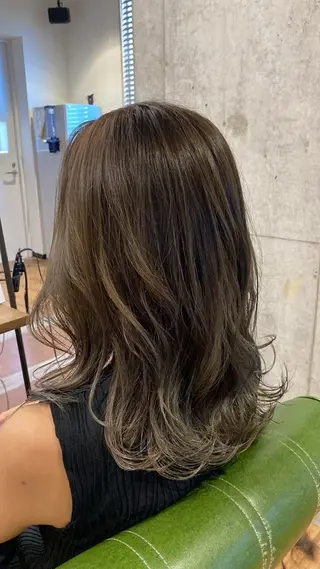 ミディアム カラー ヘアアレンジ hair salon emu所属・山﨑 優真のヘアスタイル