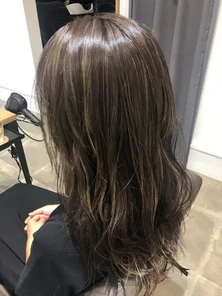 ロング カラー 井上 舞のヘアスタイル