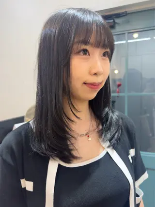 ミディアム レイヤー/顔周り /いいぬまみかのヘアスタイル