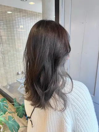 ロング カラー ツキダテ ユイのヘアスタイル