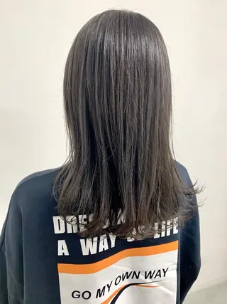 ミディアム カラー 色白に見える暗髪 梅田・増田のヘアスタイル