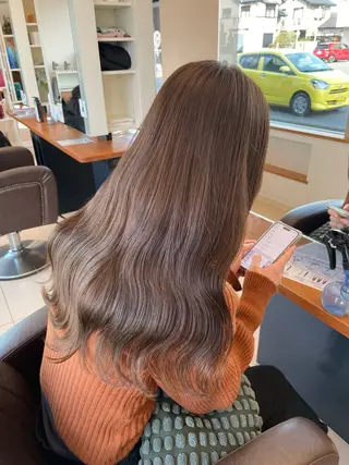 カラー MINDS LINO Reinaのヘアスタイル