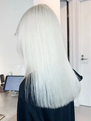 ロング カラー 艶ハイトーンブリーチ 🌈小林侑雅のヘアスタイル