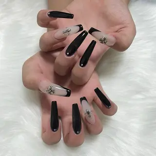 ネイル nailsalon Leu🖤Meiのネイルデザイン