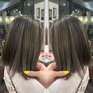 ミディアム カラー レイヤー/ボブ/ ミニボブ/AOIのヘアスタイル