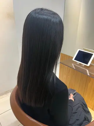 ロング CHELSEA所属・安富 舞のヘアスタイル