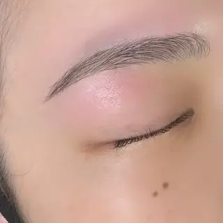 アイブロウ claire BEAUTY SALON所属・若林 瞳華のマツエク・マツパデザイン