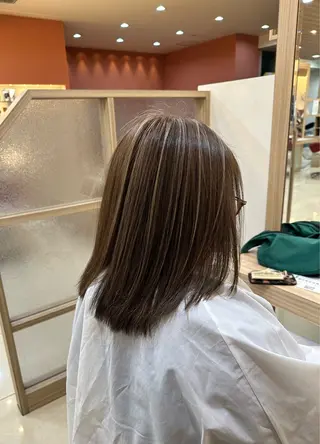 セミロング カラー プログレス小平小川所属・フェザー/波巻き 雫石大夢のヘアスタイル